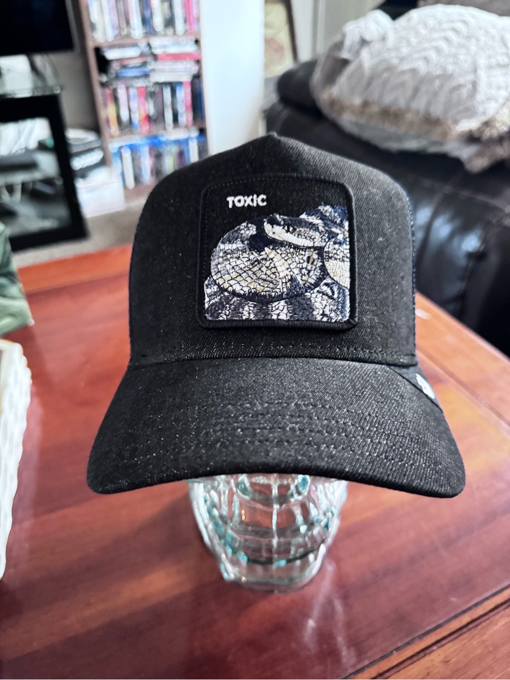 Goorin Bros. "DENIM TOXIC" Trucker Hat.
Mesh SnapBack NWT.